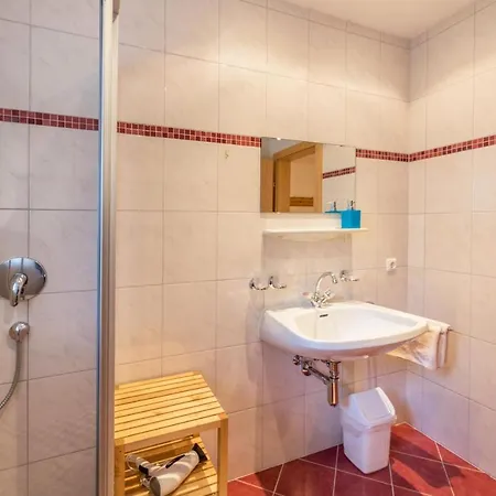 Helena アパート シュヴェンダウ